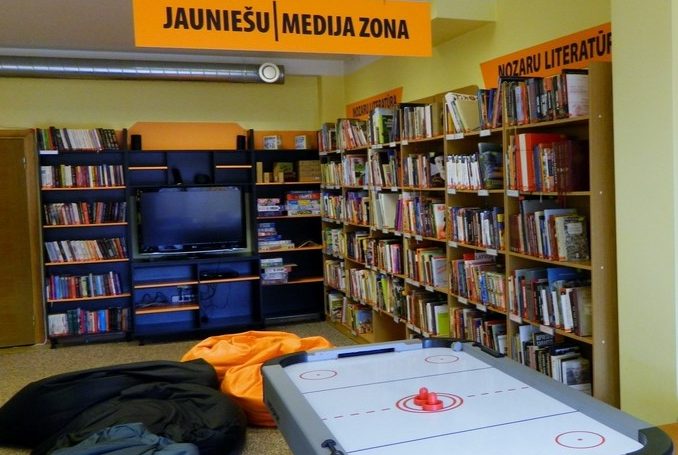 Jauniešu - mediju zona Kursīšu bibliotēkā